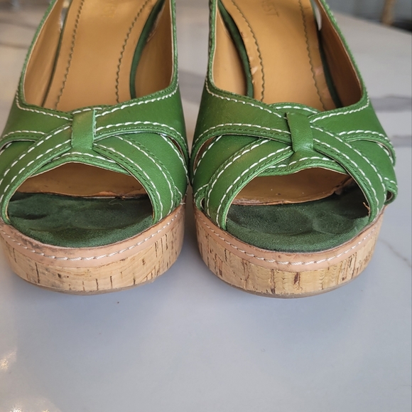 Nine West Leather Platform Slingbacks - Picture 8 of 10